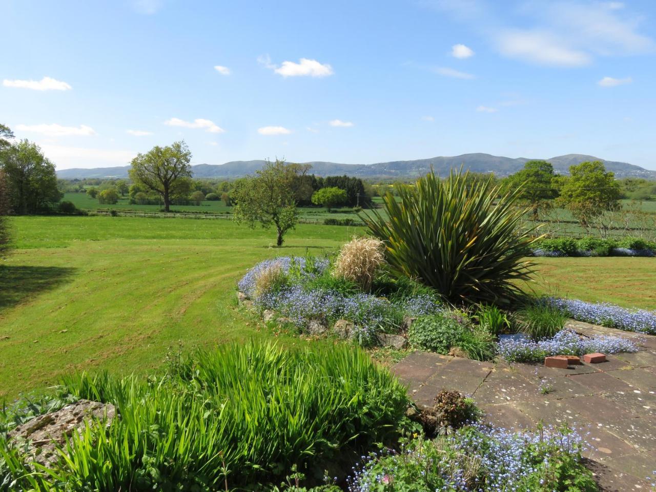 The Packing House Villa Severn Stoke Exterior photo