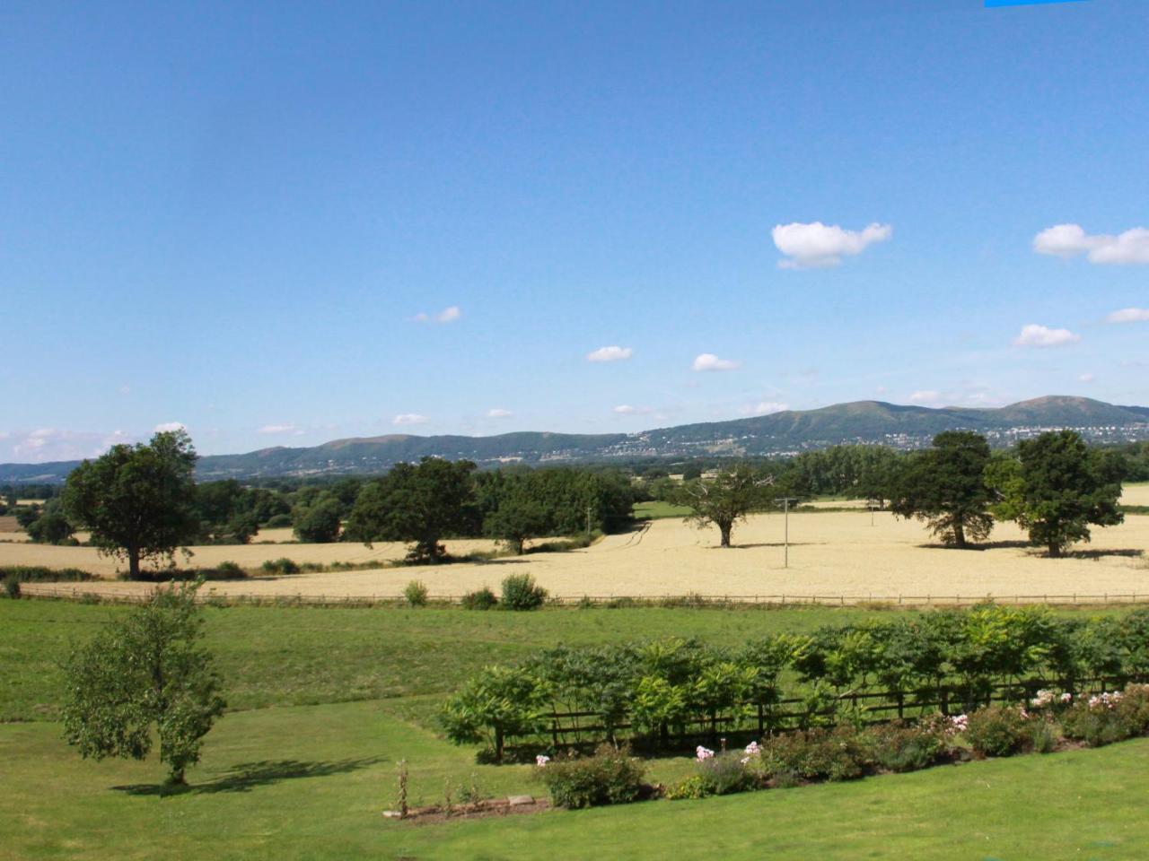 The Packing House Villa Severn Stoke Exterior photo
