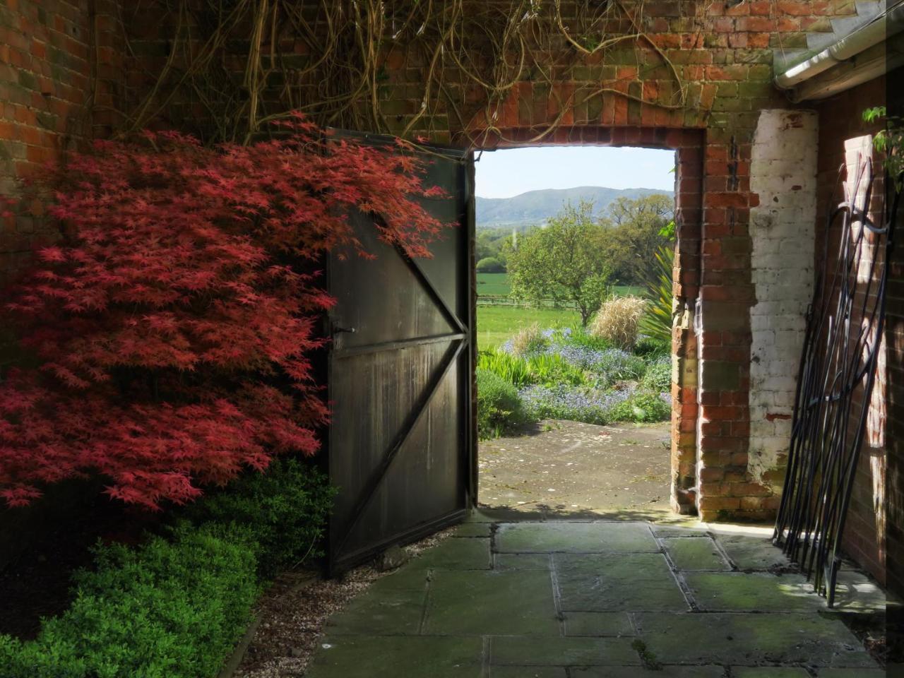 The Packing House Villa Severn Stoke Exterior photo
